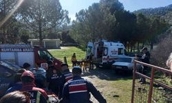 Taş duvardan düşen şahsı jandarma ekipleri ambulansa yetiştirdi