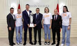ÇBK Mersin, kupa sevincini Vali Toros ile paylaştı
