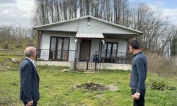 Toprak altından akan su ve taş ocağı bu mahalleyi parça parça yok ediyor