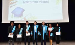 Balıkesir’de geleceğin akademisyenleri kep attı