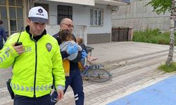 Bursa’da 1. kattan düşen çocuğu moloz dolu çuvallar korudu