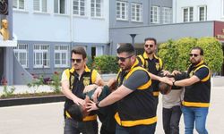 Adana’da iş adamına tuzak: 600 bin TL’den fazla parası gasbedildi
