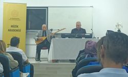 Afyonkarahisar’da Yerel Sanatçı Nevzat Altındağ öğretmenlerle buluştu