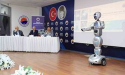 Akademisyen robot Maya, Sinop’ta konuştu