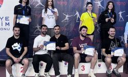 Alanyasporlu eskrim sporcuları şehre madalya ile döndü
