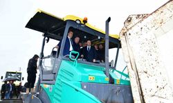 Ardahan’da köy yolları asfalt yerine beton kullanılarak yenileniyor