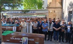 Beton kemerin üzerlerine devrilmesi sonucu hayatını kaybeden çift son yolculuklarına uğurlandı