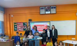 Burhaniye’de dev diş fırçası miniklerle buluştu