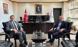 Burhaniye’de Mülkiye Başmüfettişi Öner, kaymakam İlyas Memiş’i ziyaret etti