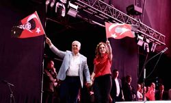 Bursa’da 19 Mayıs coşkusu "Mor ve Ötesi" ile zirve yaptı