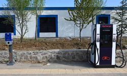 ÇAKÜ’ye elektrikli araç şarj istasyonu kuruldu
