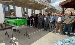 Çanakkale’de boşanma aşamasındaki eşi tarafından öldürülen kadın, son yolculuğuna uğurlandı