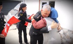 Çanakkale’de jandarmadan anlamlı Anneler Günü ziyareti