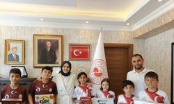 Dereceye giren öğrencilerden kaymakama ziyaret