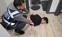 Dolandırıcı şebekesi böyle çökertildi... 12 kişinin tutuklandığı operasyon anı kamerada