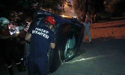 Dörtyol’da yan yatan otomobilin sürücüsü yaralandı