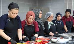 Dünya mutfağı ve yöresel yemekler kadınların elinde tat buluyor