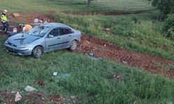 Dursunbey’de otomobil şarampole uçtu; 3 yaralı