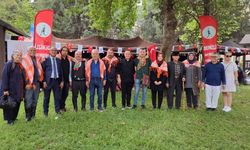 Efeler ve Yörükler huzurevi bahçesine kıl çadır kuruldu