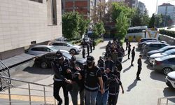 FETÖ’yü finanse eden Maydonoz Döner’e yapılan operasyonda 23 şüpheli yakalandı