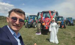 Gelin direksiyon başına geçti traktör, çiftçi çiftin gelin arabası oldu
