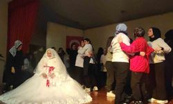 Gelinlik giyme hayali 65 yaşında gerçek oldu