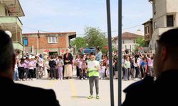 Güvenli trafiğin şartlarını ‘tebessümle’ öğrendiler
