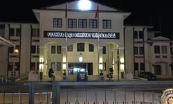 Hırsızlık yaptığı evde ilaç içince yakalandı