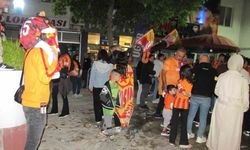 Hisarcık’ta Galatasaray taraftarları şampiyonluğu kutladı