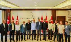 İstanbul’dan gelen hukukçulardan Hakkari’ye ziyaret