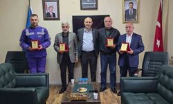 Kars’ta yılın şoförlerine plaket verildi