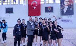 Kastamonu Üniversitesi Kadın Futsal Takımı, namağlup şampiyon oldu