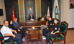 Kaymakam Odabaş, robotik şampiyonları ağırladı