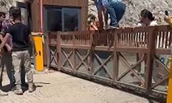 Kızılbük Proje alanına giden çevreciler, güvenlik görevlisini tokatladı
