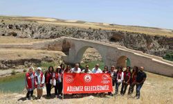Kızılin Vadisi’nde ‘Ailemiz, geleceğimiz’ pankartı açıldı