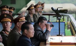 Kuzey Kore lideri Kim, özel kuvvetler ve tankçı birliklerinin tatbikatını denetledi: "Artık birkaç cepheden sorumluyuz"