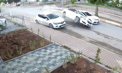 Otomobil park halindeki araca çarptı: 1 yaralı
