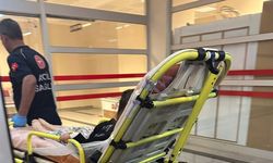 Otomobilden düşen çocuk yaralandı