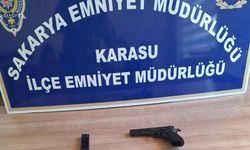 Sakarya’da 17 yıl hapis cezası olan şahıs ruhsatsız tabancayla yakalandı