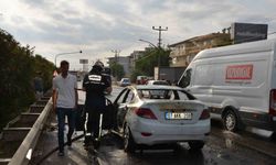 Serik’te seyir halindeki otomobil alev alev yandı