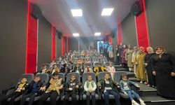Soma’da Kur’an kursu öğrencilerine sinema etkinliği