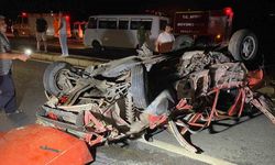 Tofaş otomobil kağıt gibi ezildi: 1 yaralı