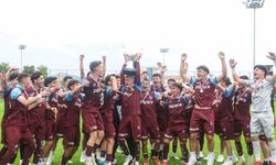 Trabzonspor U19 takımı şampiyonluk kupasını aldı