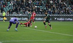 Trendyol 1. Lig: Kocaelispor: 4 - Ankara Keçiörengücü: 1 (İlk yarı)