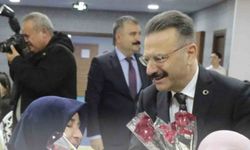 Vali Aksoy: "Kadın ’anne’ olarak yeri doldurulamaz bir değere sahiptir"