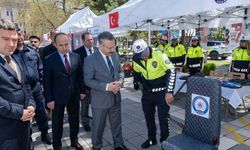 Vali Aksoy, polis ekiplerince kurulan stantları ziyaret etti
