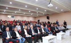 Van Büyükşehir Belediyesi, Çatak ve Bahçesaray’da mahalle muhtarları ile buluştu