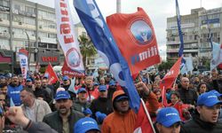 Yağmurlu havaya rağmen Aliağa’da 1 Mayıs kutlandı