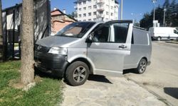 Yalvaç’ta ticari araç ile otomobil çarpıştı: 1 yaralı
