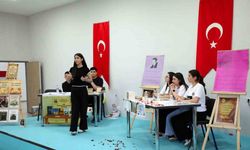 Ağrı’da ortaokul ve lise öğrencileri münazara finalinde kıyasıya yarıştı